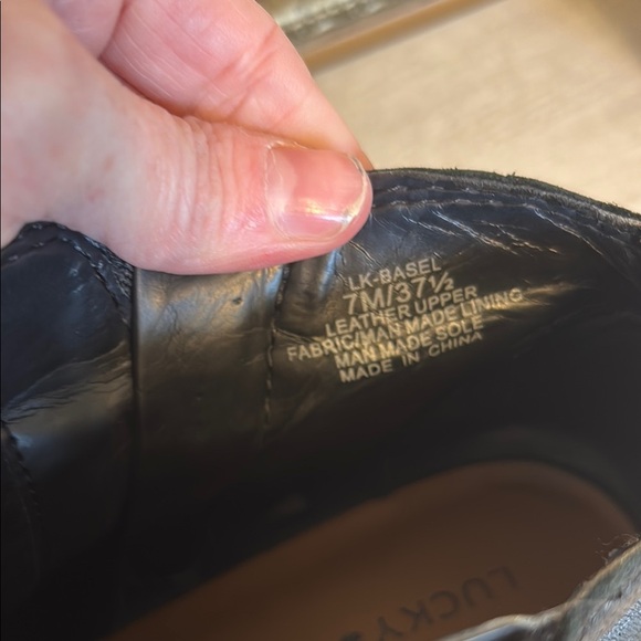 Sleek Black Ankle Boots with Side Zipper - Picture 7 of 8